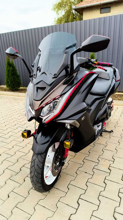 kymco ak550 akrapovic
