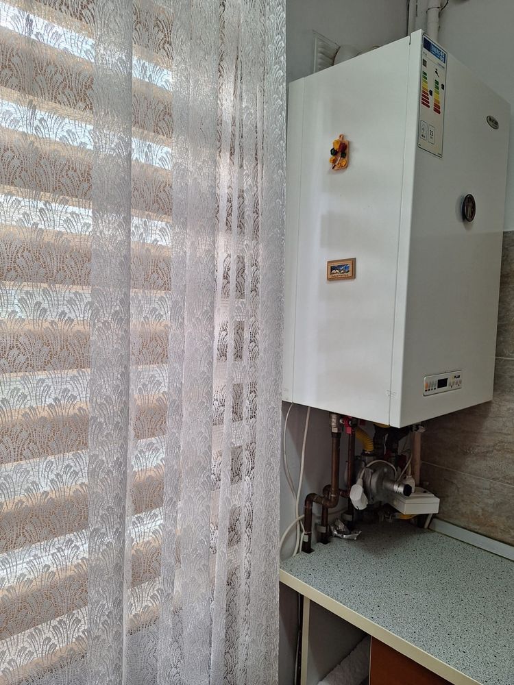 Ofer spre inchiriere apartament 2 camere cu loc de parcare
