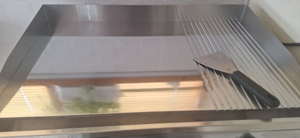 Gratar metro profesional. Ca nou .