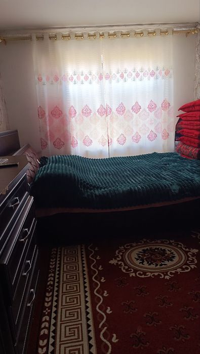 Sroʻchna sotiladi Ohangaron shahar 2 mik rayon 9dom  3xona