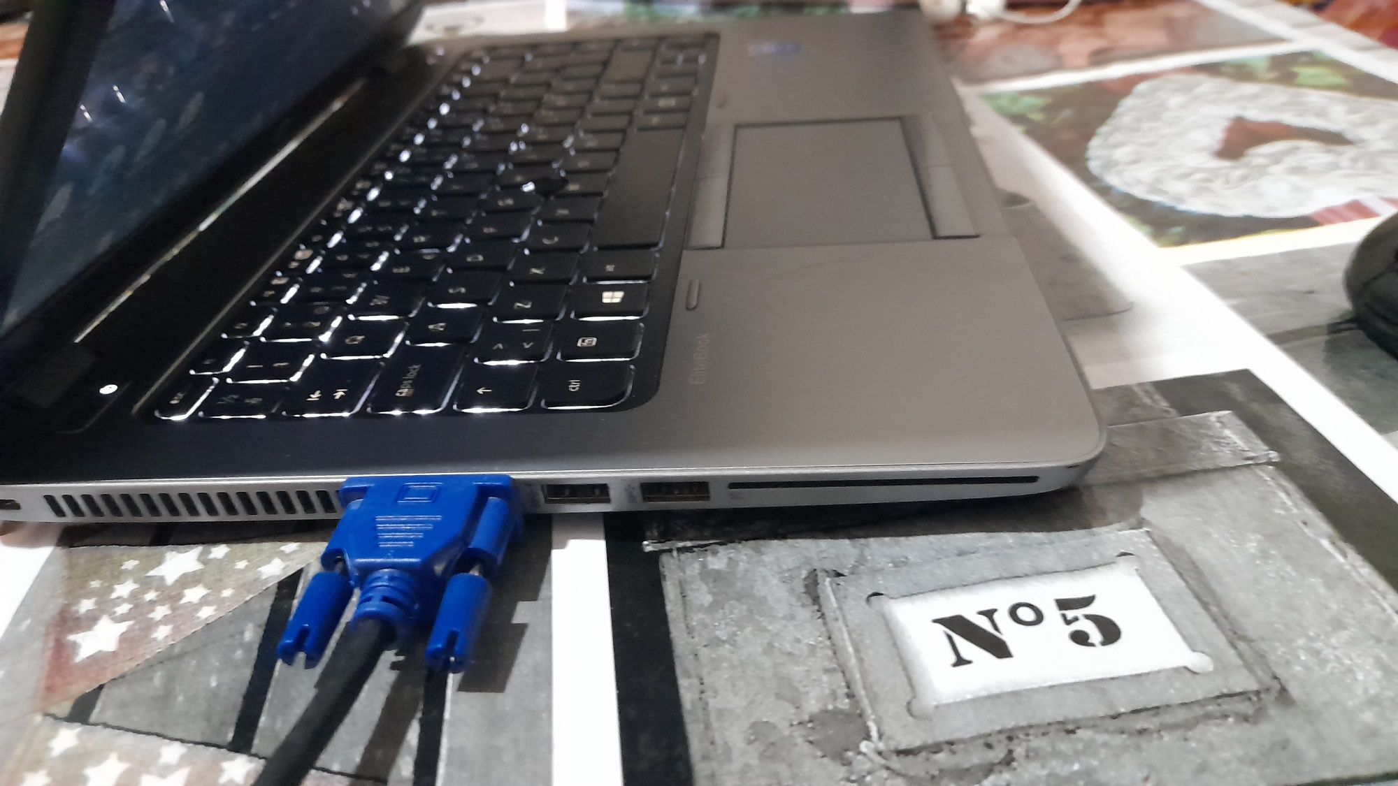 HP 840 G2 notebook va LG monitor sotiladi