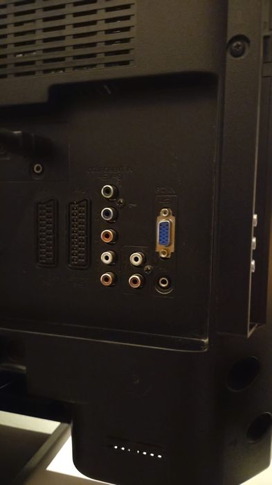 TV Sony color KDL-32L4000