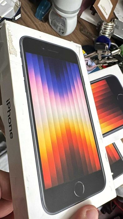 Apple iPhone SE 3 (2022)