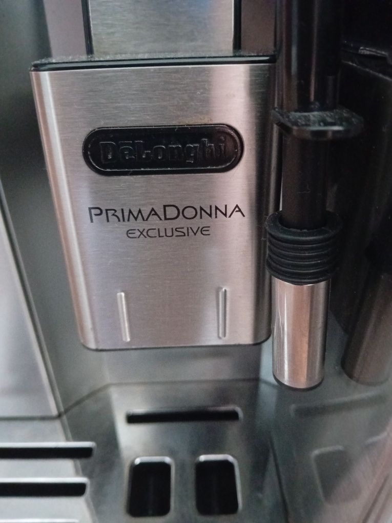 Кафемашина робот, Delonghi PrimaDonna Exclusive