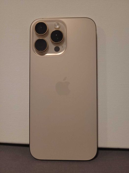 iPhone 16 Pro Max 1TB Memorie