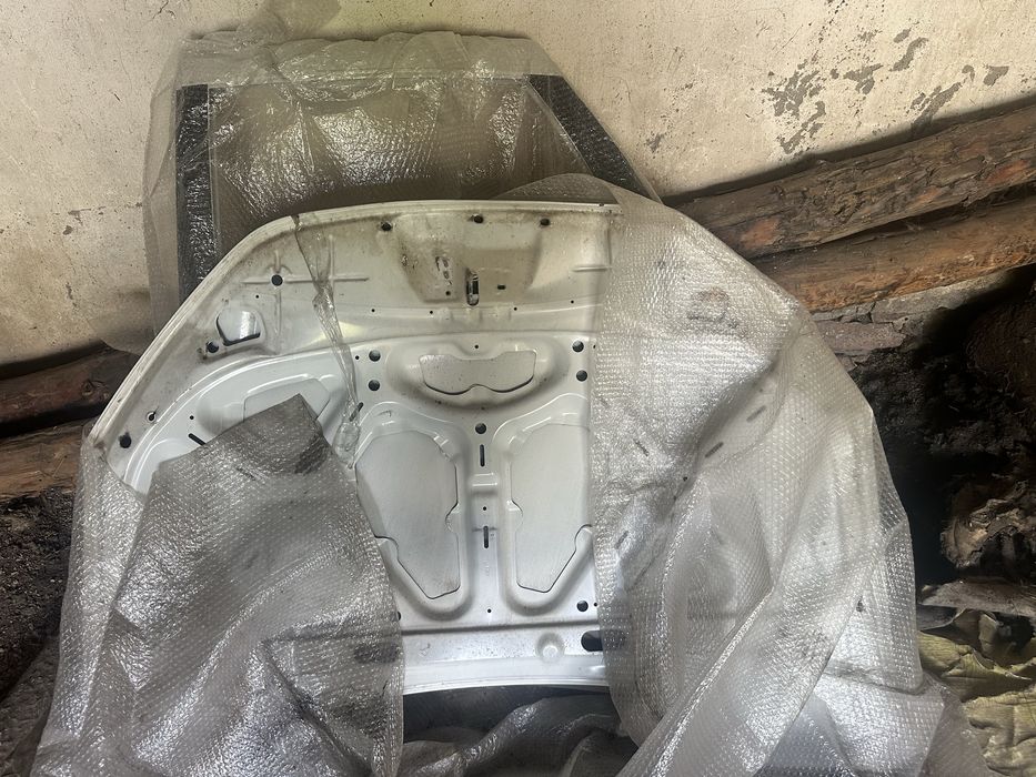 Дверь левая задняя, капот от лада гранта 2020 г. в. цвет белое облако