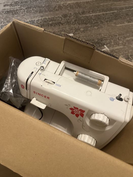 Mașină de cusut SINGER Serenade