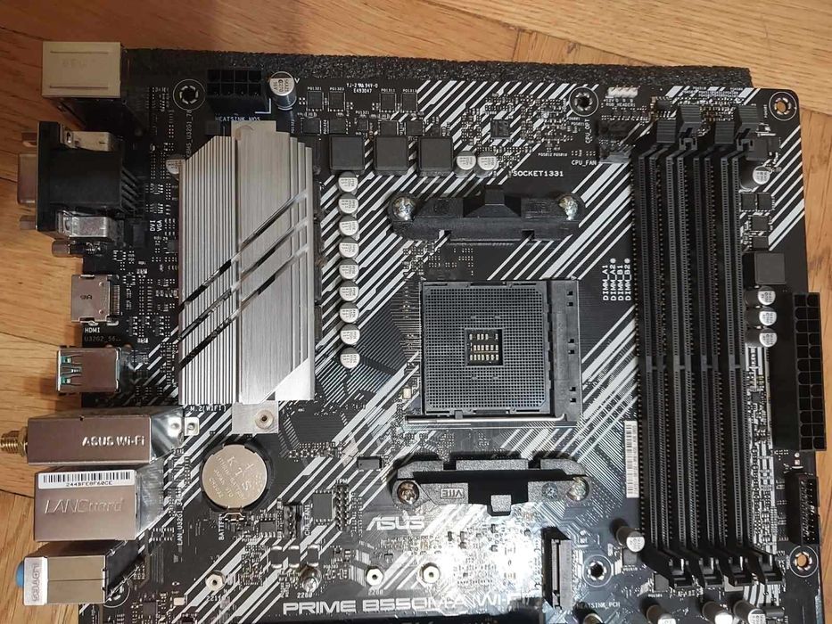 AMD Ryzen 9 3900X + Asus Prime B550M-A Wi-Fi