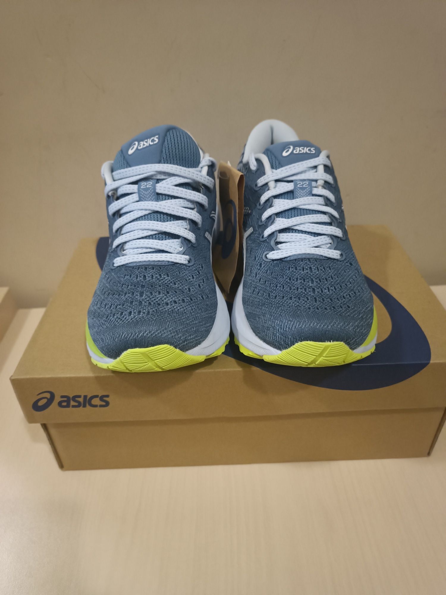 Asics дамски маратонки 36 номер