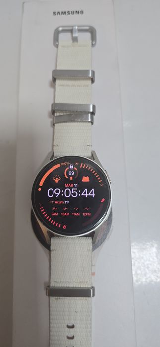 Samsung Galaxy Watch7,  40mm, LTE, Beige. Garanție până în 2027.