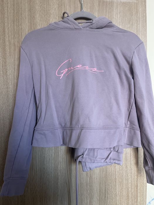 Екип Guess- суичър и долнище