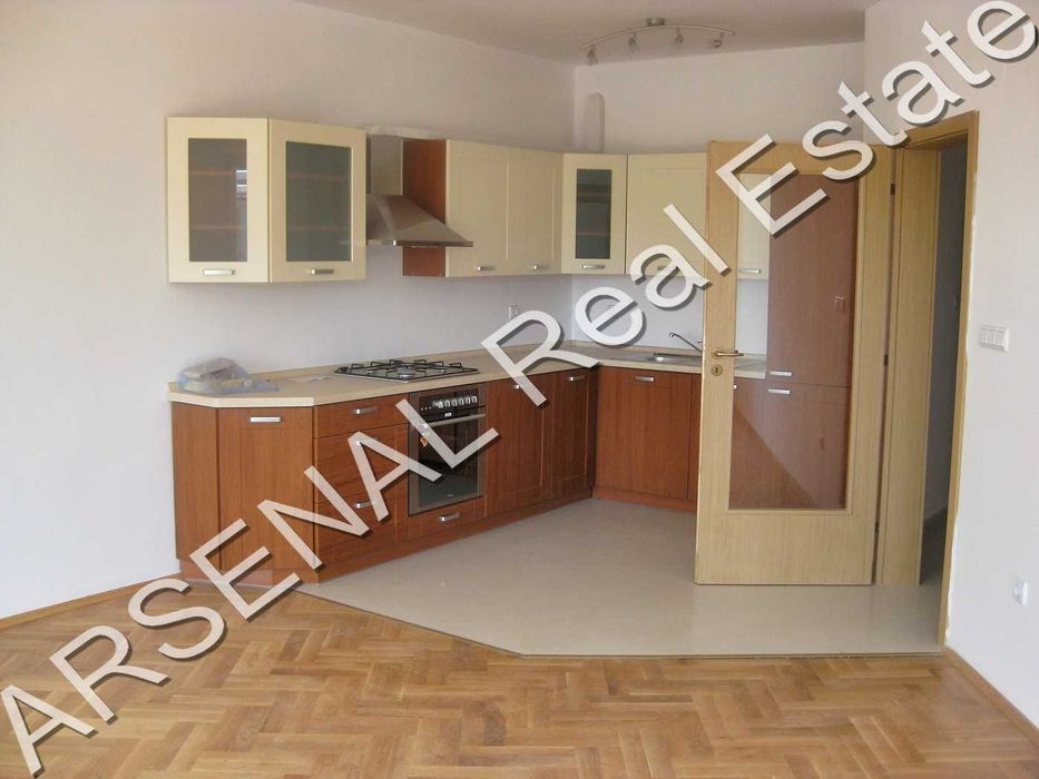 Дава се под наем Тристаен апартамент в София, Витоша - 125 кв.м за 650 € - Снимка #1