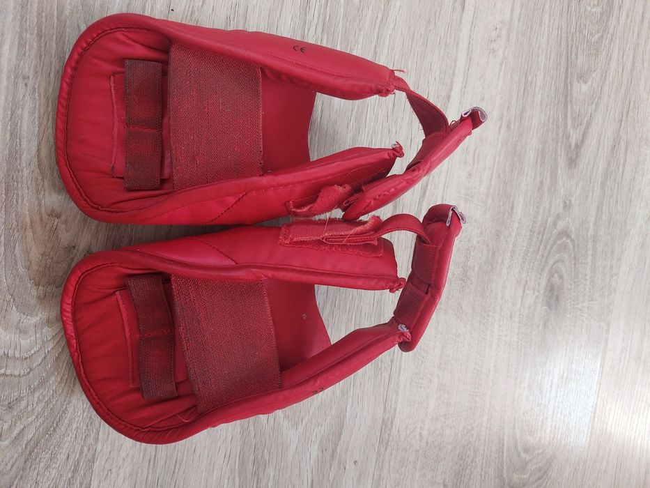 Ръкавици и протектори карате