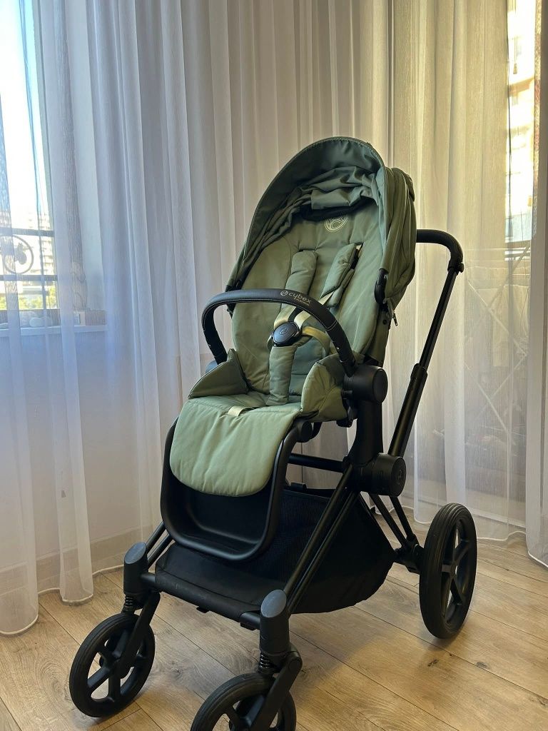 Cybex Priam 4 в цвят Leaf Green