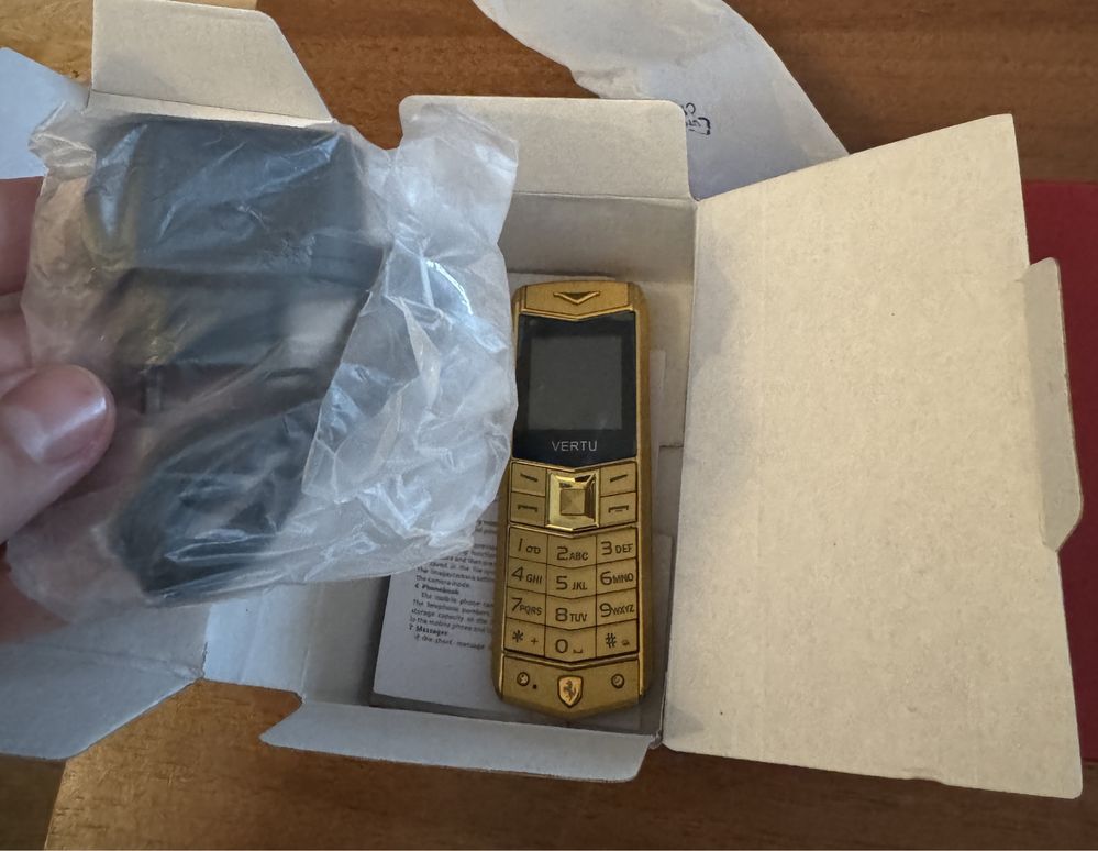 Vertu Gold full box