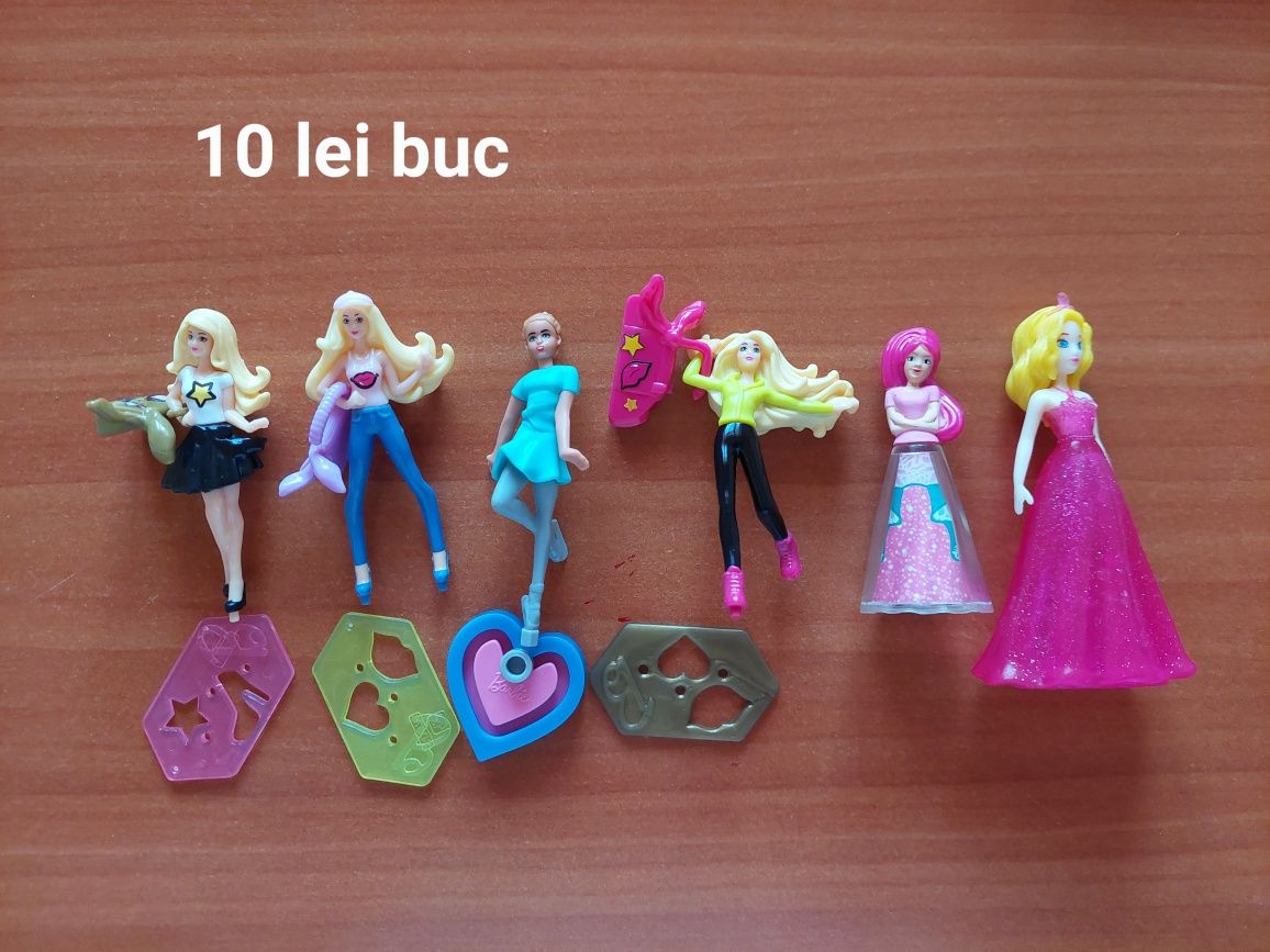 Reviste Barbie cu jucării și figurine