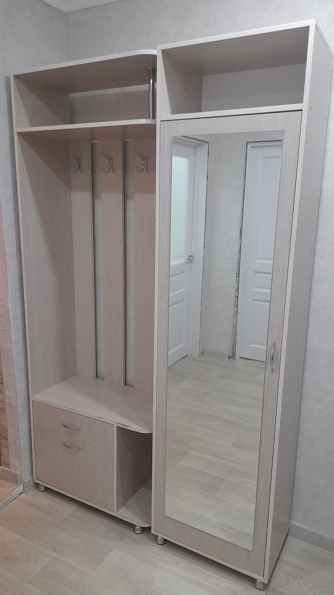 Продам шкаф в прихожую