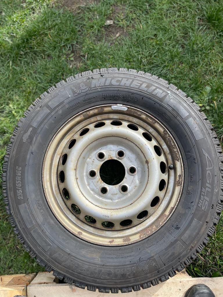 Jante cu cauciucuri 235/35 R16 C