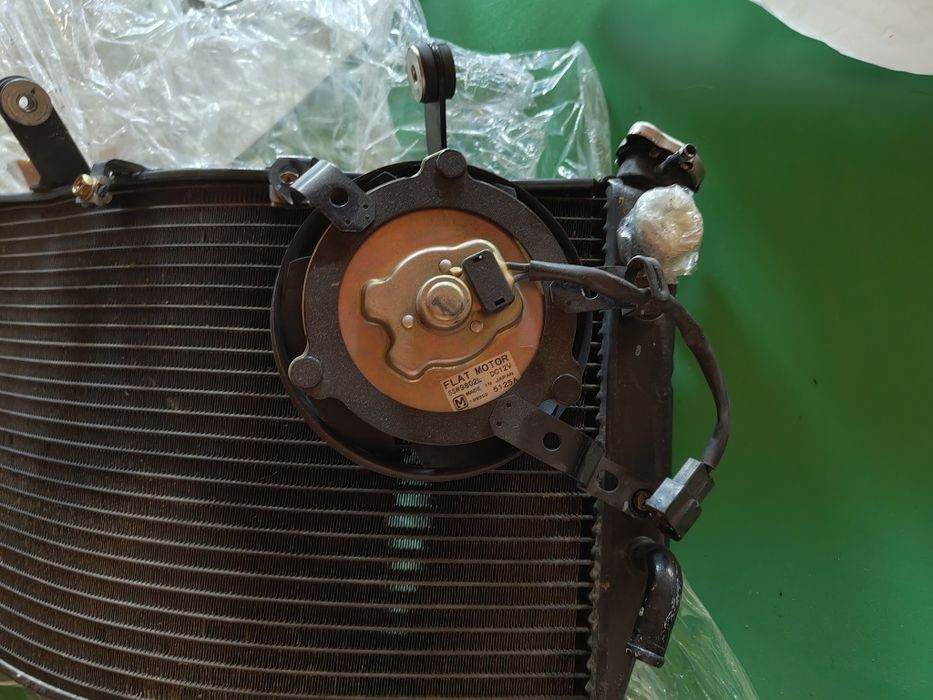 Radiator Yamaha R1 2004-2006 RN12 Yzf -R1