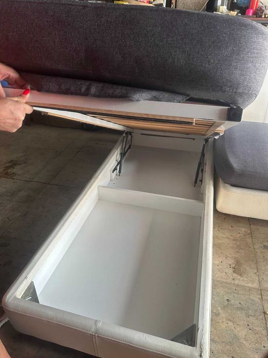 Продавам диван в добро състояние