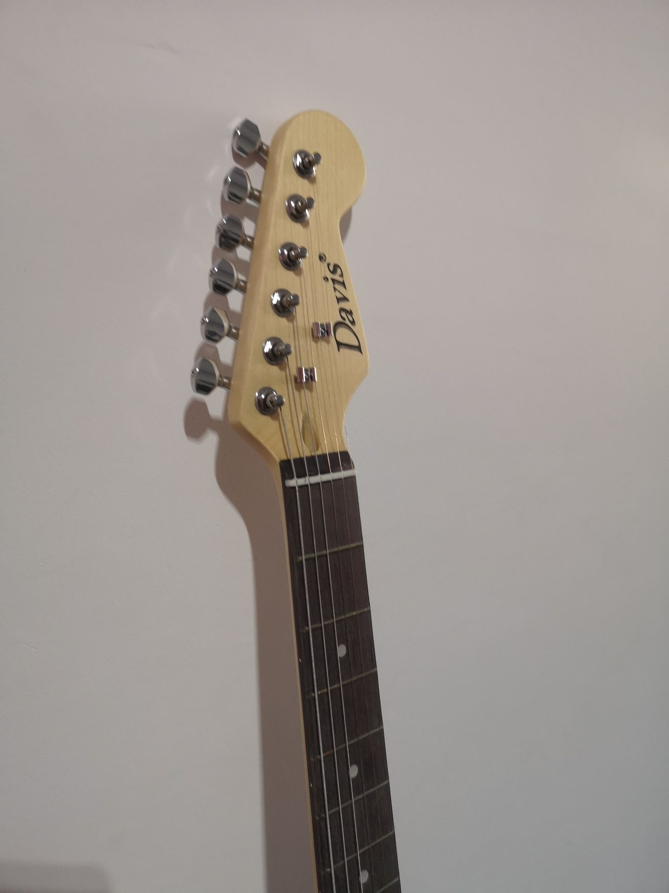 Chitara electrica Vintage 88cm corp ST 22 taste