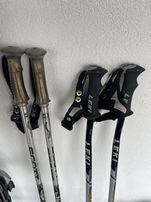 Ски, ски обувки у щеки