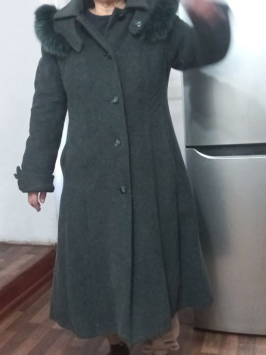 Отдам даром полььо женское зимнее димисезонное.