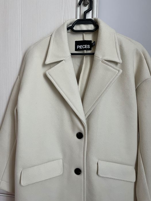 Palton nou Pieces la 40 lei