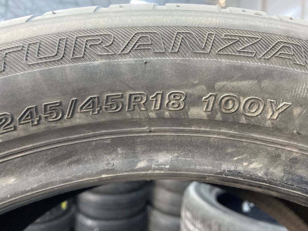 245/45/18 Летние