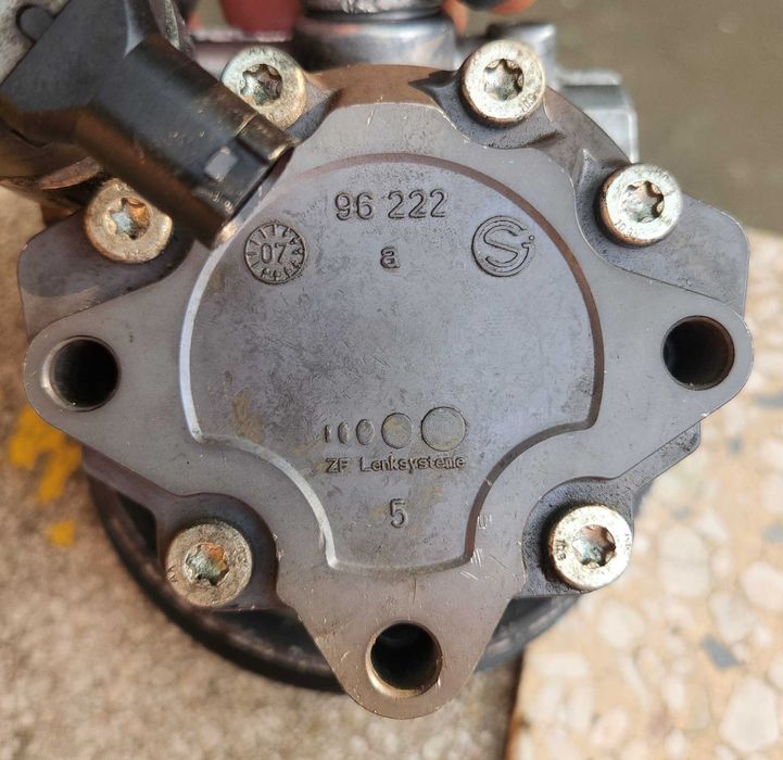 Pompa active steering directie activa E90 E91 E92 E93 E81 E82 E87 E88