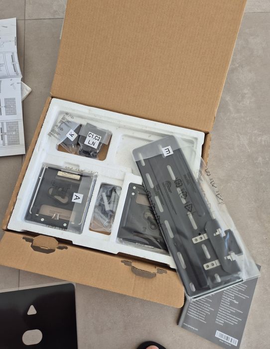 Стойка за телевизор Samsung The Frame 65''