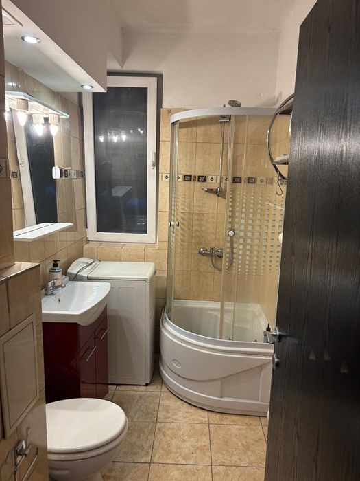 Dau in chirie apartament 2 camere, zonă centrală