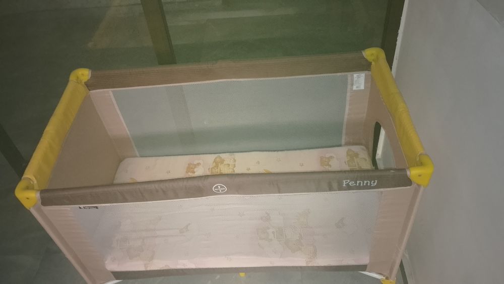 Продавам детски креватчета