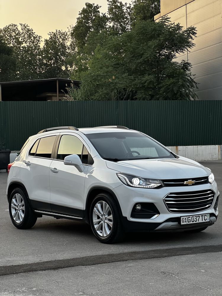 Tracker 1 Premier