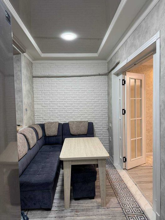 Срочна сотилади Юнсобод 17 кв