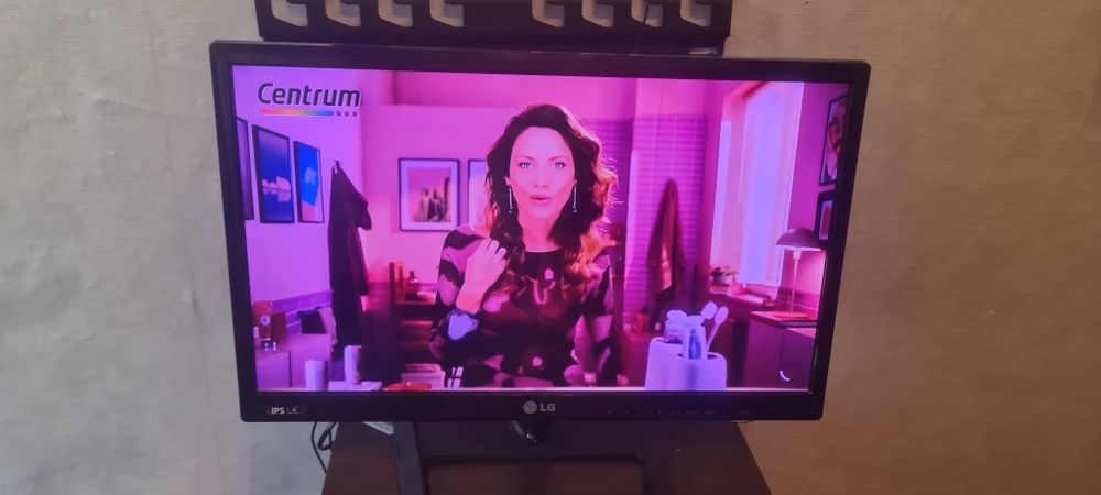 Телевизор LG 22 Инча