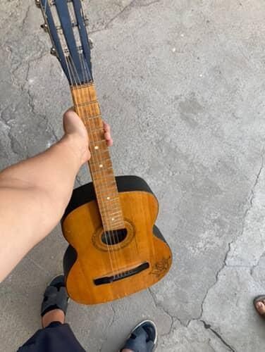 Gitara sotladi 39 tolg