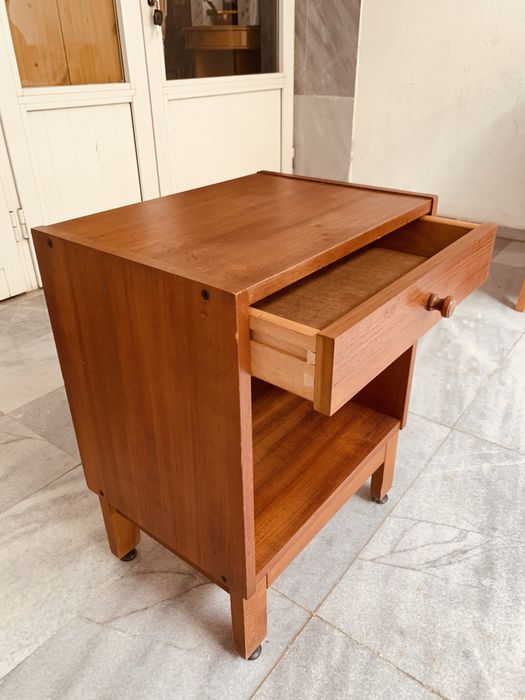 Италианска ретро масичка/шкафче от 80-те