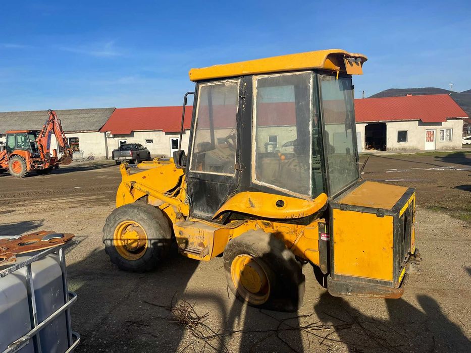 Dezmembrez buldoexcavator JCB 2CX