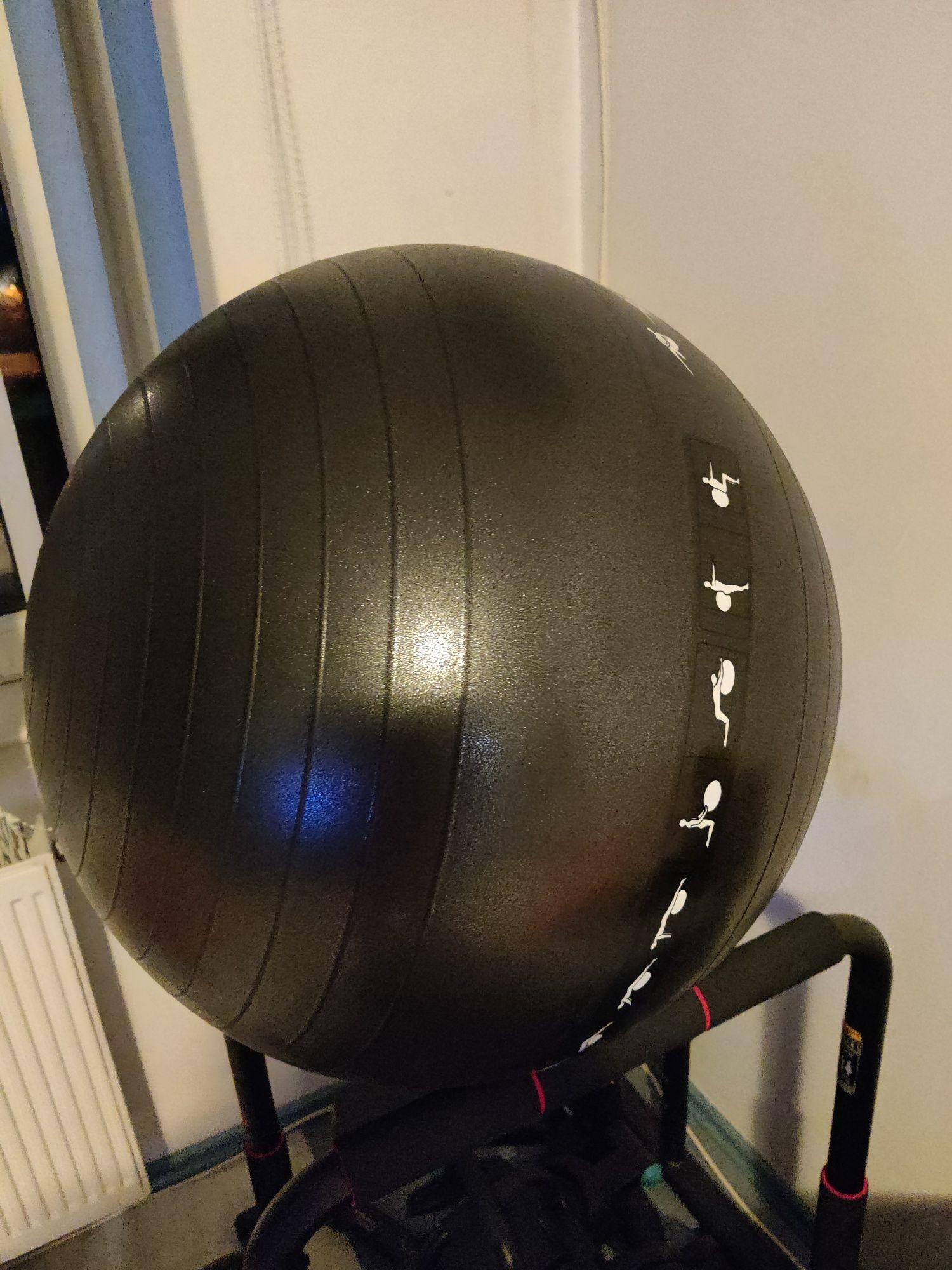 Vând Kettlebell de 12kg ,Minge  fitness/yoga/pilates 
*Minge  fitness/