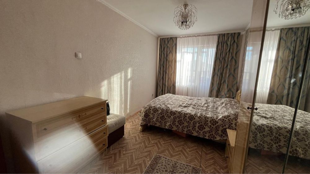 Продам 3-комнатную квартиру в центре