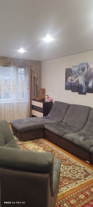 Продаётся 2 комнатная квартира ленинградка район парка центр города