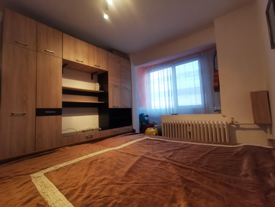 Chirie 3 camere zona Iosia