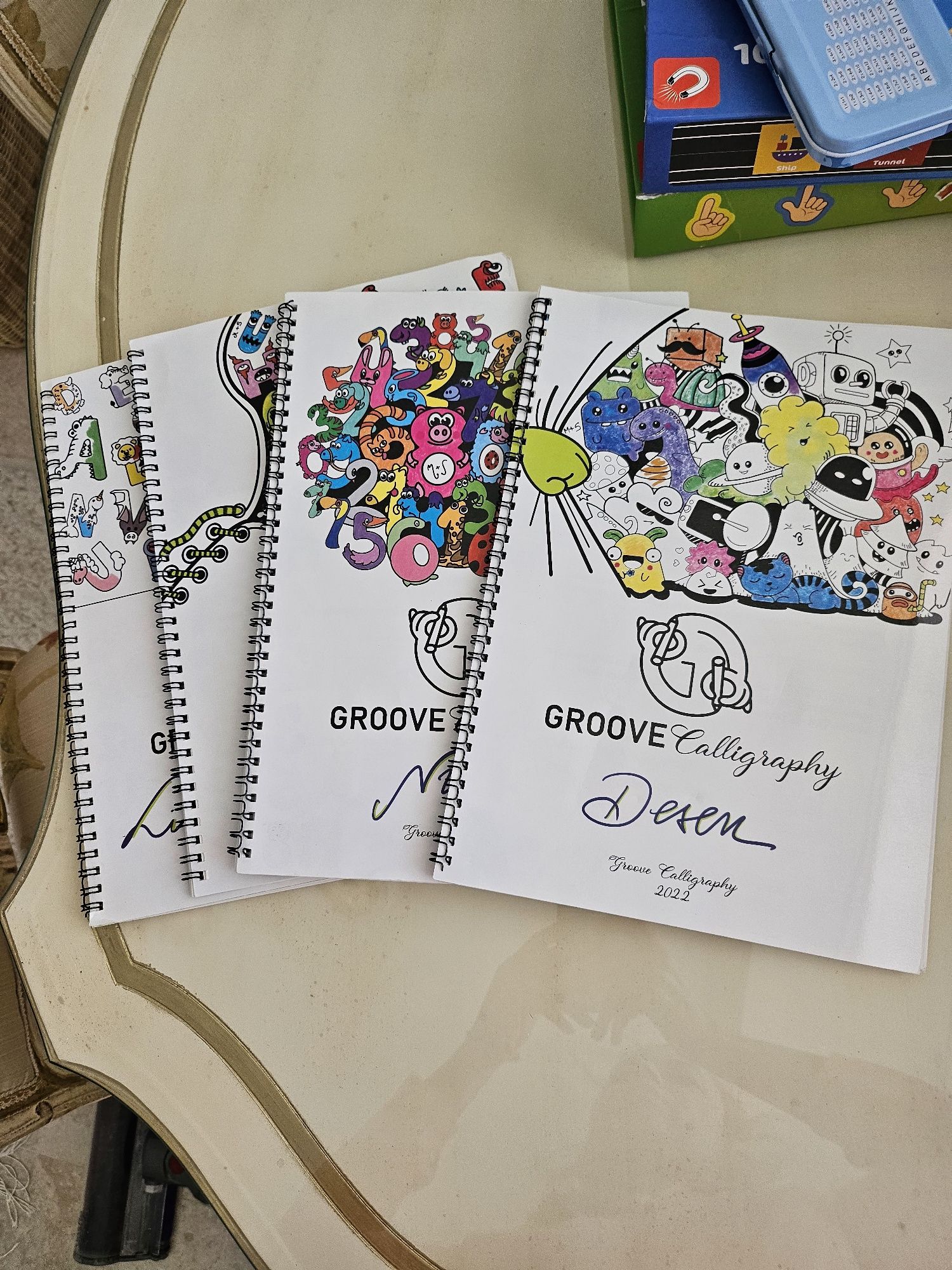 x Groove Calligraphy - Vreau sa Scriu