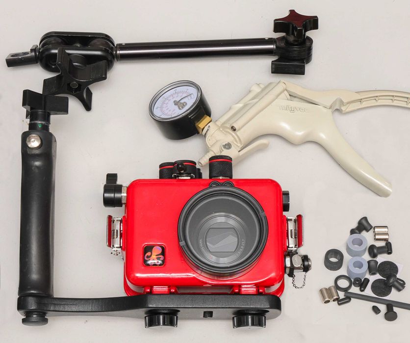 продавам подводен бокс за Sony RX100V или RX100VA