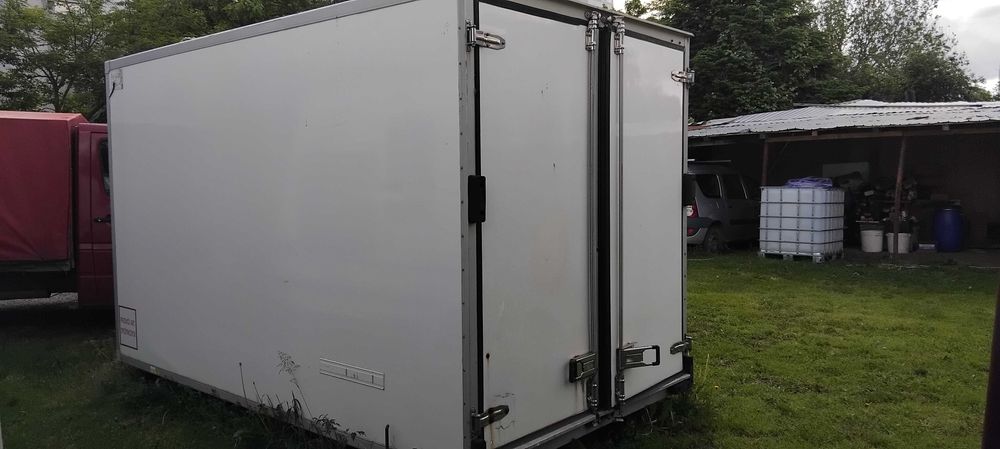 Cub frigorific , bena, container, magazie , Iveco , depozitare