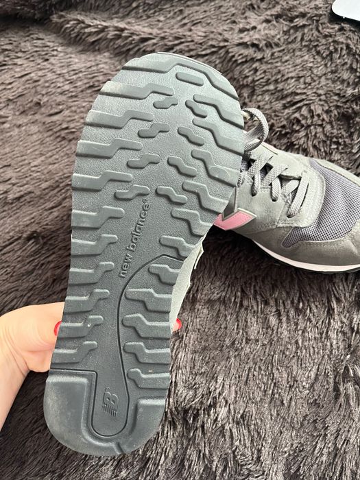 Adidasi New Balance in stare foarte buna