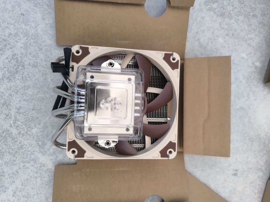 Cooler CPU cu profil