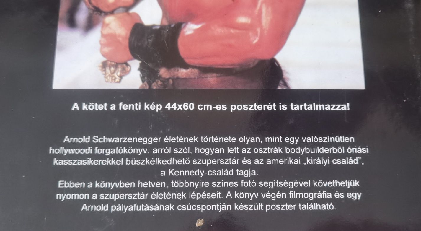 Carte Arnold Schwarzenegger de colecție în limba maghiară