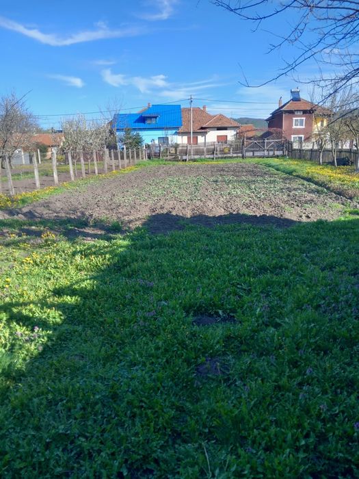 Vând casa în Hateg sau schimb cu apartament